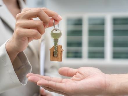 Rockford, IL real estate license defense lawyer